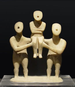 Cycladic_three_figurines_group